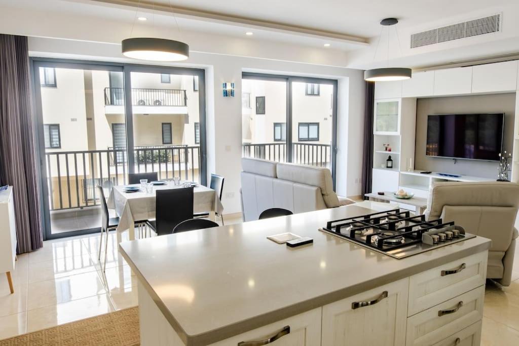 Mellieha, Luxury 3 Bedroom Azure Maisonette Bagian luar foto